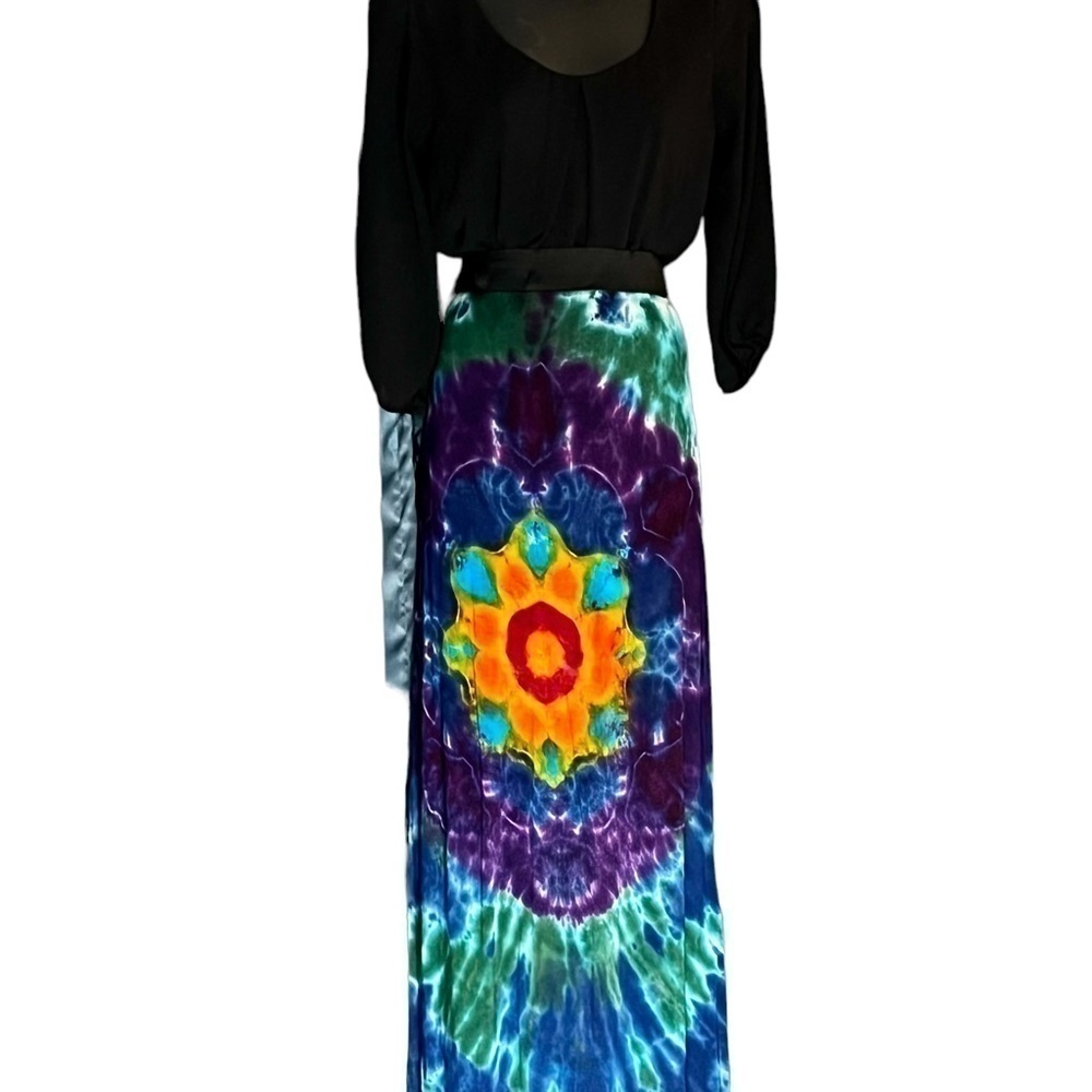 Woman Tie Dye Flower Maxi Skirt Medium